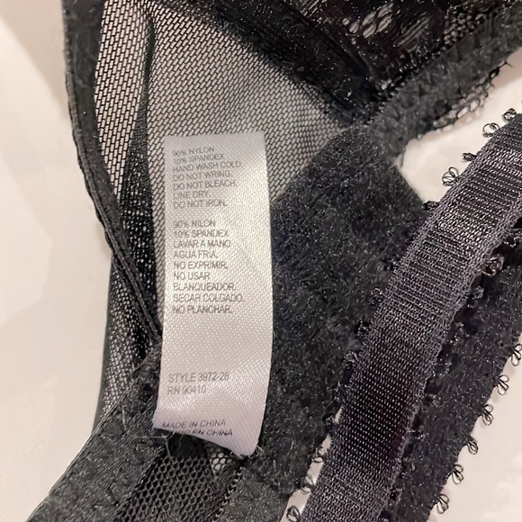 (2/$30) 36C Marilyn Monroe black lace padded underwire bra with powder pink cups - Picture 9 of 9